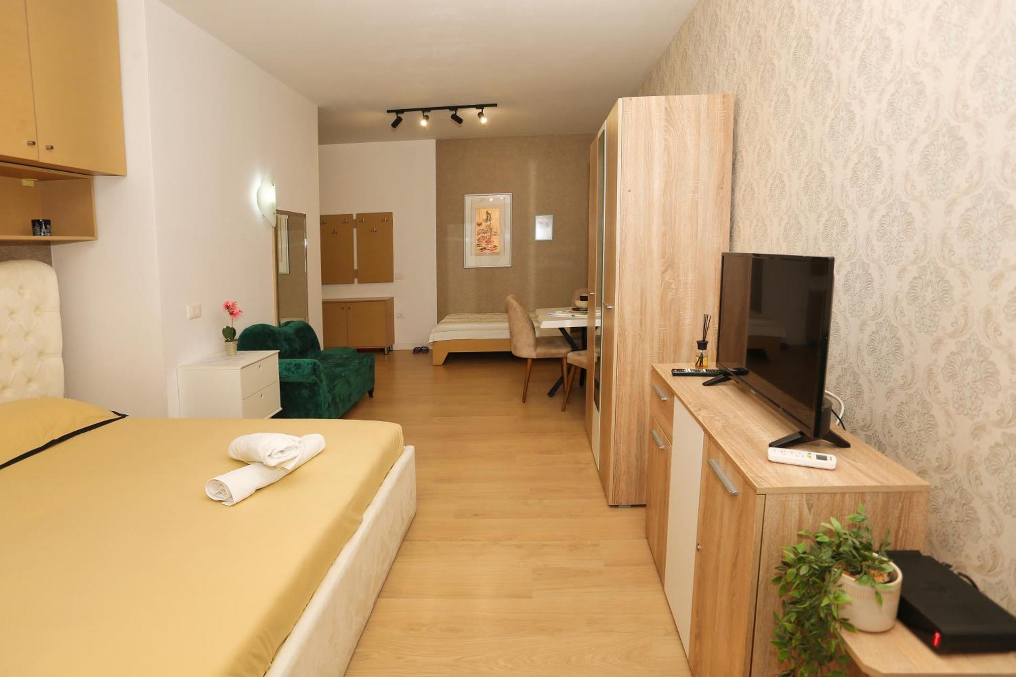 Cozy Apartment Near Square 21 Tirana Exterior foto
